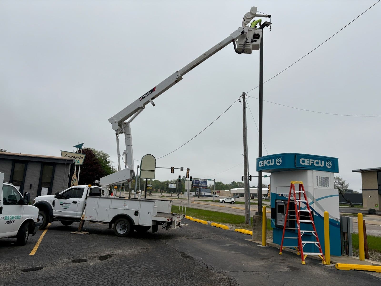 Expert Pole Light Maintenance in Bloomington IL
