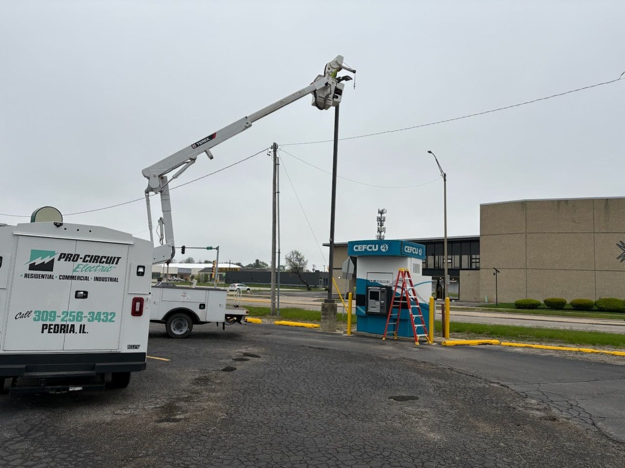 Expert Pole Light Maintenance in Bloomington IL